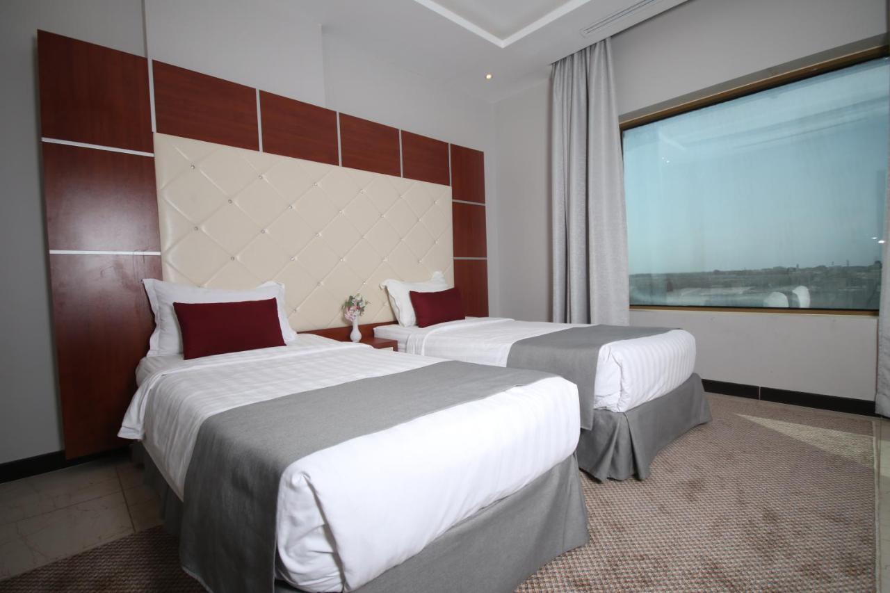 Tobal Al Zahra Hotel Apartments Dzsidda Kültér fotó
