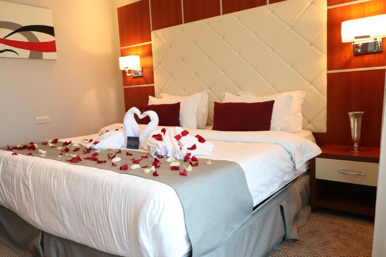 Tobal Al Zahra Hotel Apartments Dzsidda Kültér fotó