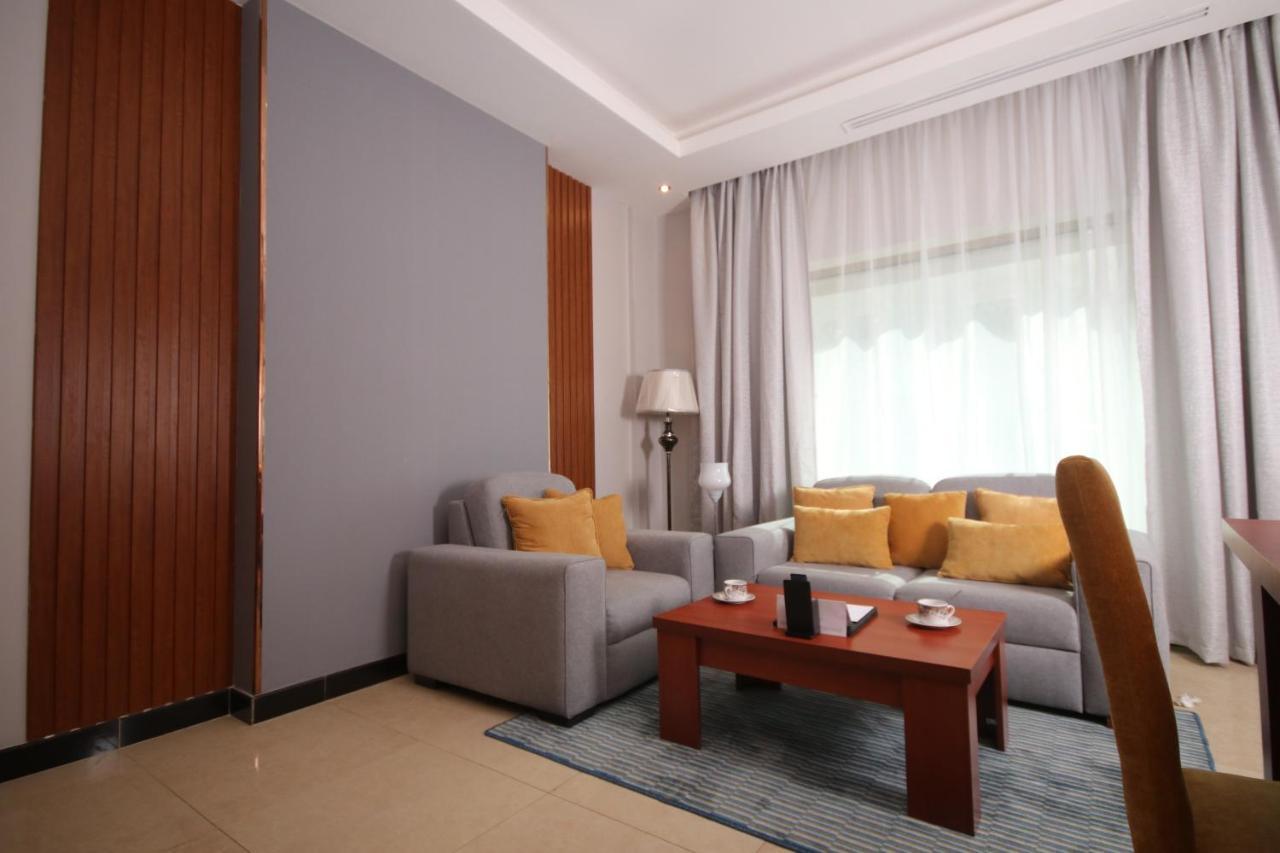 Tobal Al Zahra Hotel Apartments Dzsidda Kültér fotó