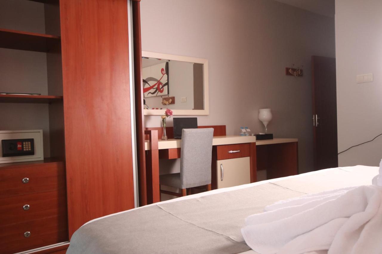Tobal Al Zahra Hotel Apartments Dzsidda Kültér fotó