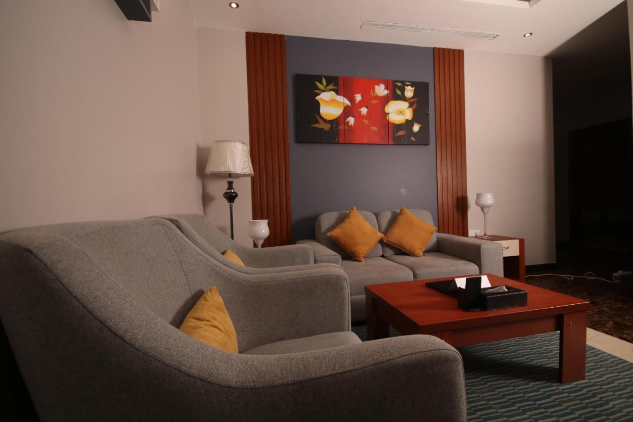 Tobal Al Zahra Hotel Apartments Dzsidda Kültér fotó