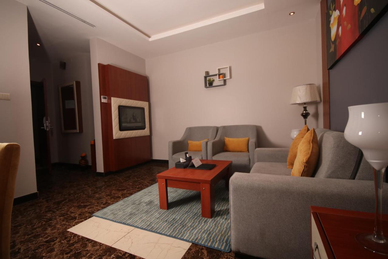Tobal Al Zahra Hotel Apartments Dzsidda Kültér fotó