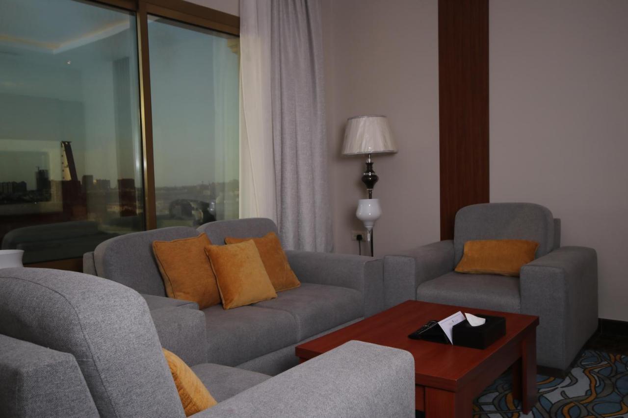 Tobal Al Zahra Hotel Apartments Dzsidda Kültér fotó