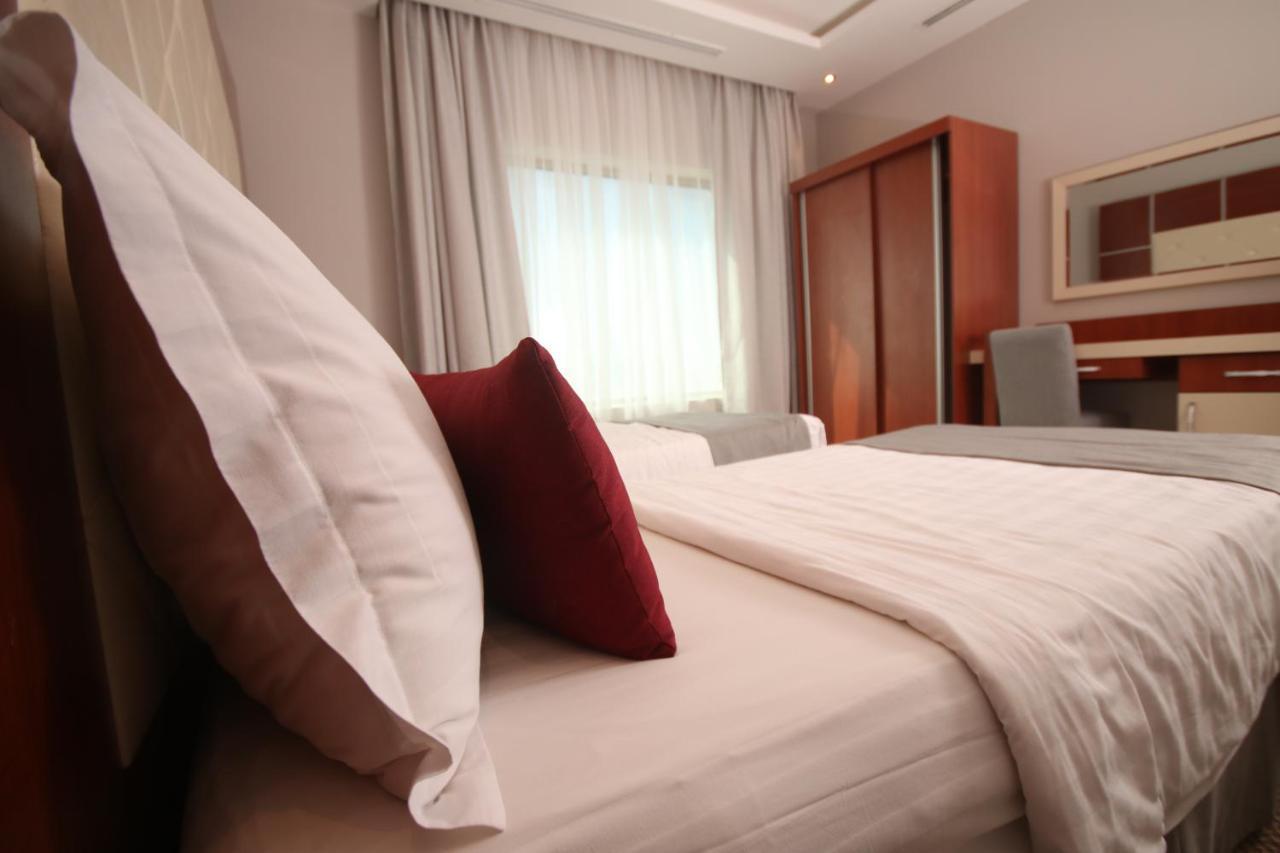 Tobal Al Zahra Hotel Apartments Dzsidda Kültér fotó