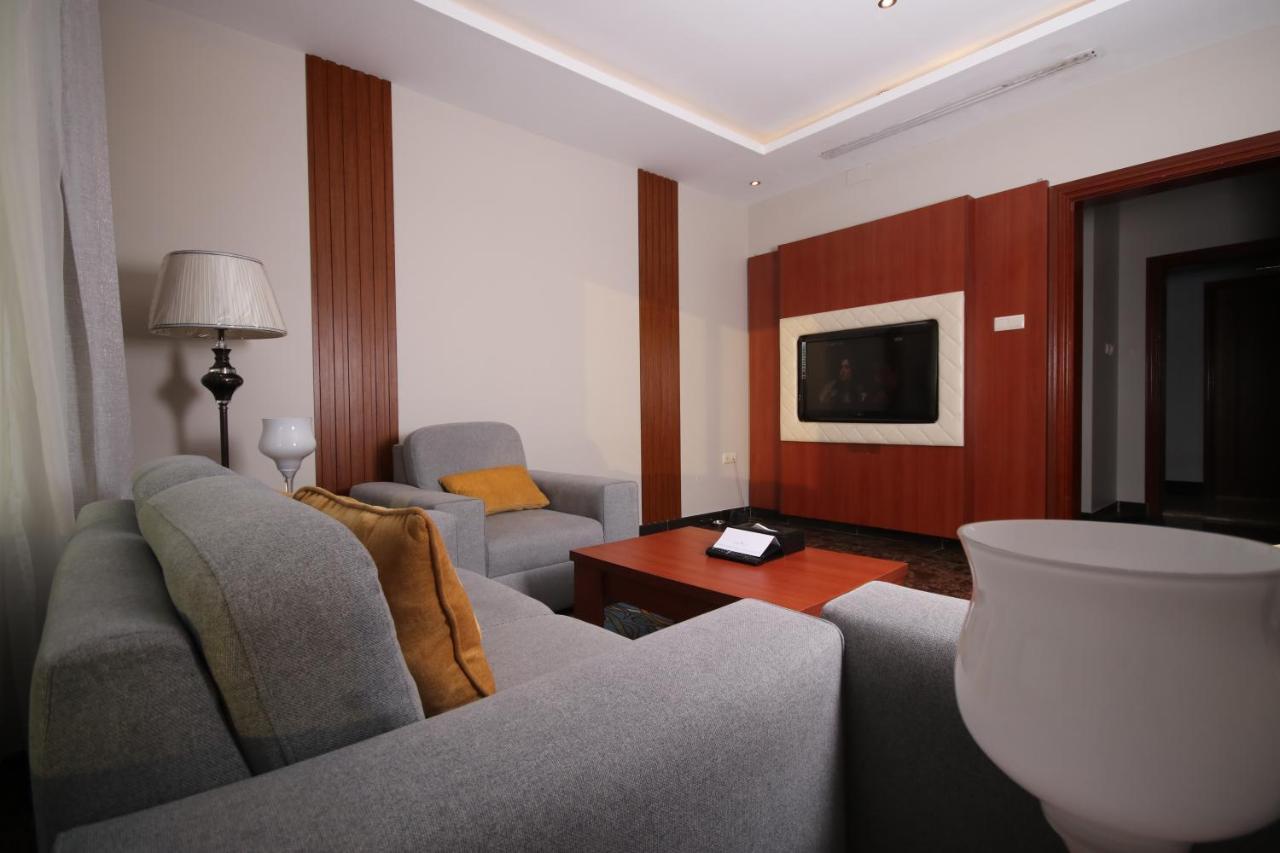 Tobal Al Zahra Hotel Apartments Dzsidda Kültér fotó