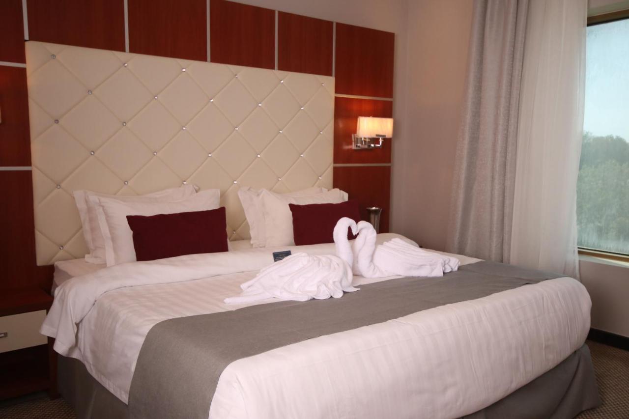 Tobal Al Zahra Hotel Apartments Dzsidda Kültér fotó