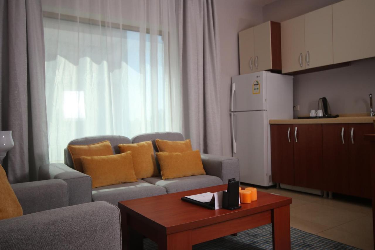 Tobal Al Zahra Hotel Apartments Dzsidda Kültér fotó