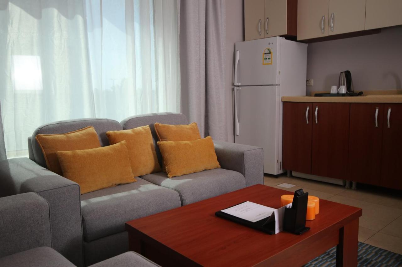 Tobal Al Zahra Hotel Apartments Dzsidda Kültér fotó